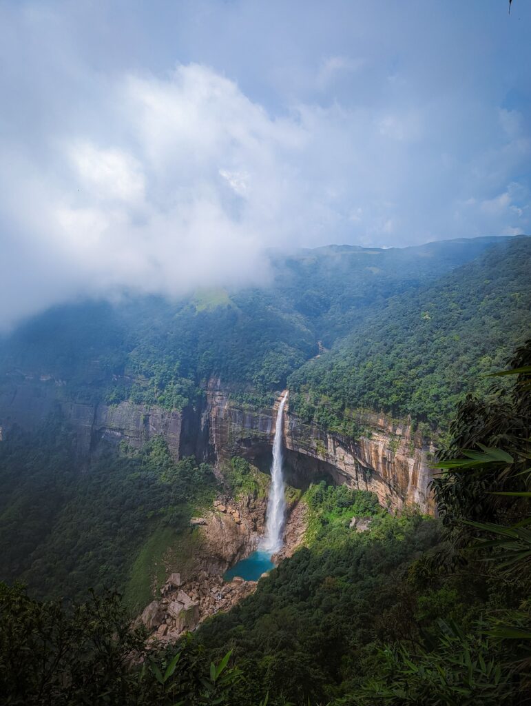10 Best Monsoon Getaways in India for 2026 (Budget-Friendly & Offbeat) meghalaya in monsoon